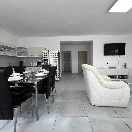 Matyas Vendeghaz Apartment Siófok