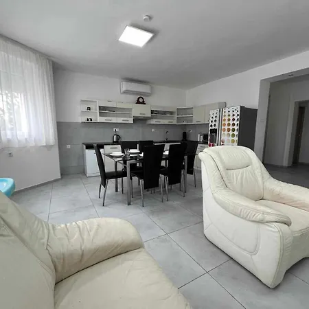 Matyas Vendeghaz 公寓